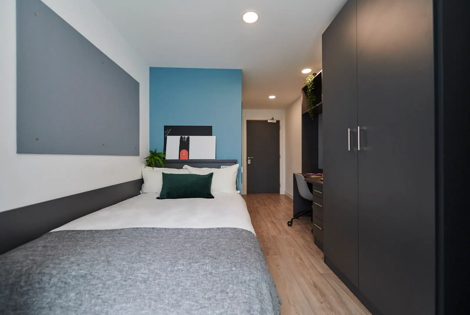 Beckett House, Dublin – Silver Ensuite