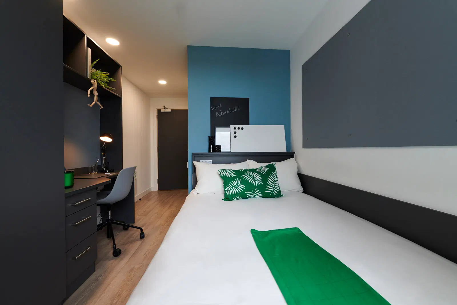 Beckett House, Dublin – Bronze Ensuite