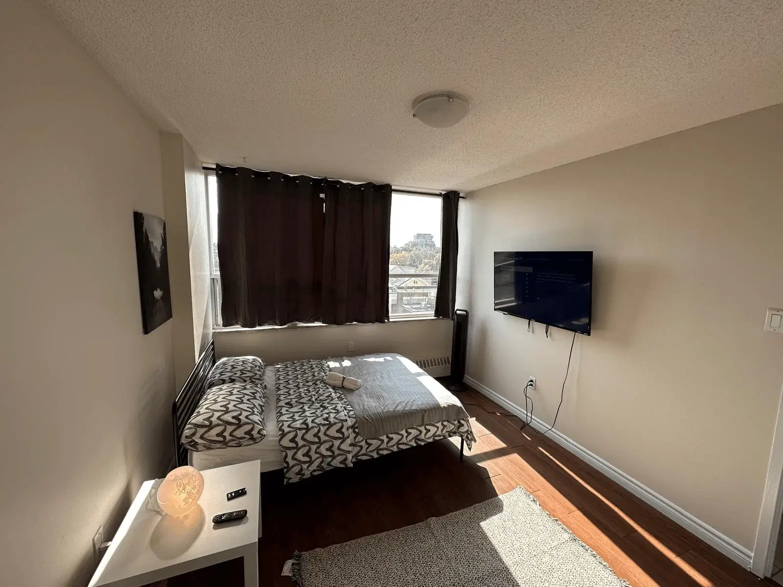 Pearson Housing 222 Elm St, Toronto – Silver Plus Room (4 Bed 1 Bath)