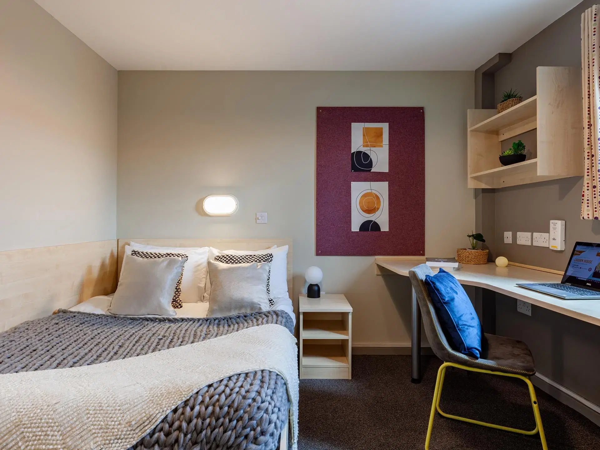 Crown House, Reading – Classic Ensuite