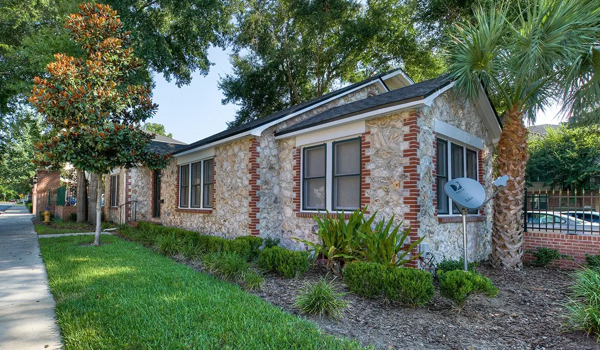 Windsor Hall, Gainesville – Room in 6 Bedroom 3 Bathroom | 703 House