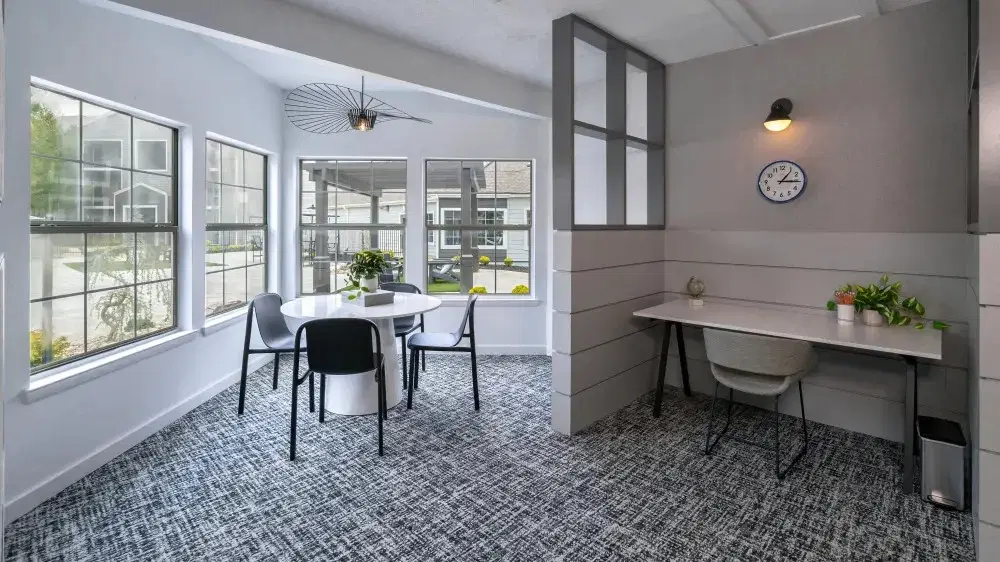 The Forge on Lincoln, Urbana – Amenities