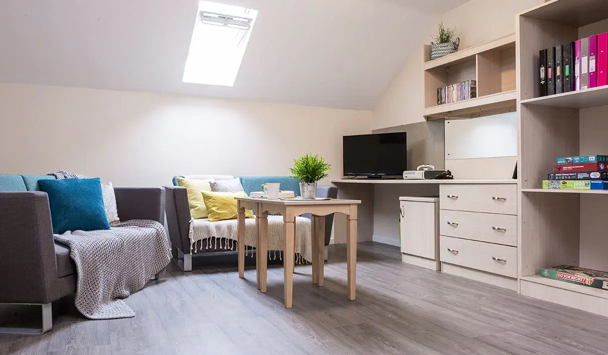 Collegiate King Edward Studios, Exeter – Amenities