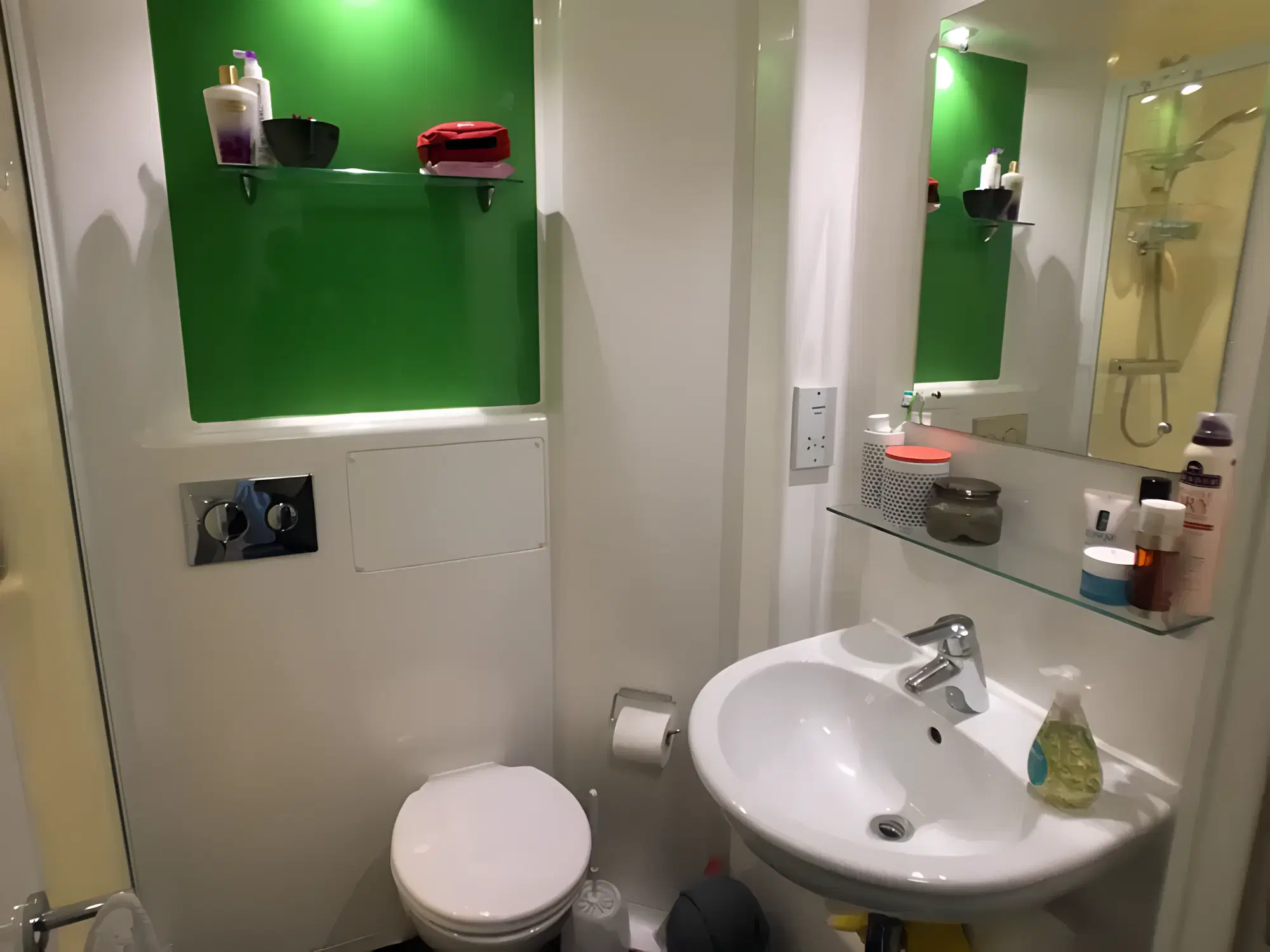 Harbour Court, Bristol – Bathroom