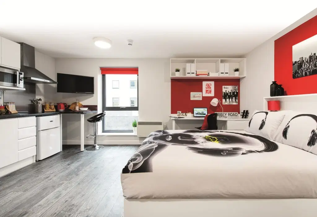 Yugo Arofan House, Cardiff – Standard Studio