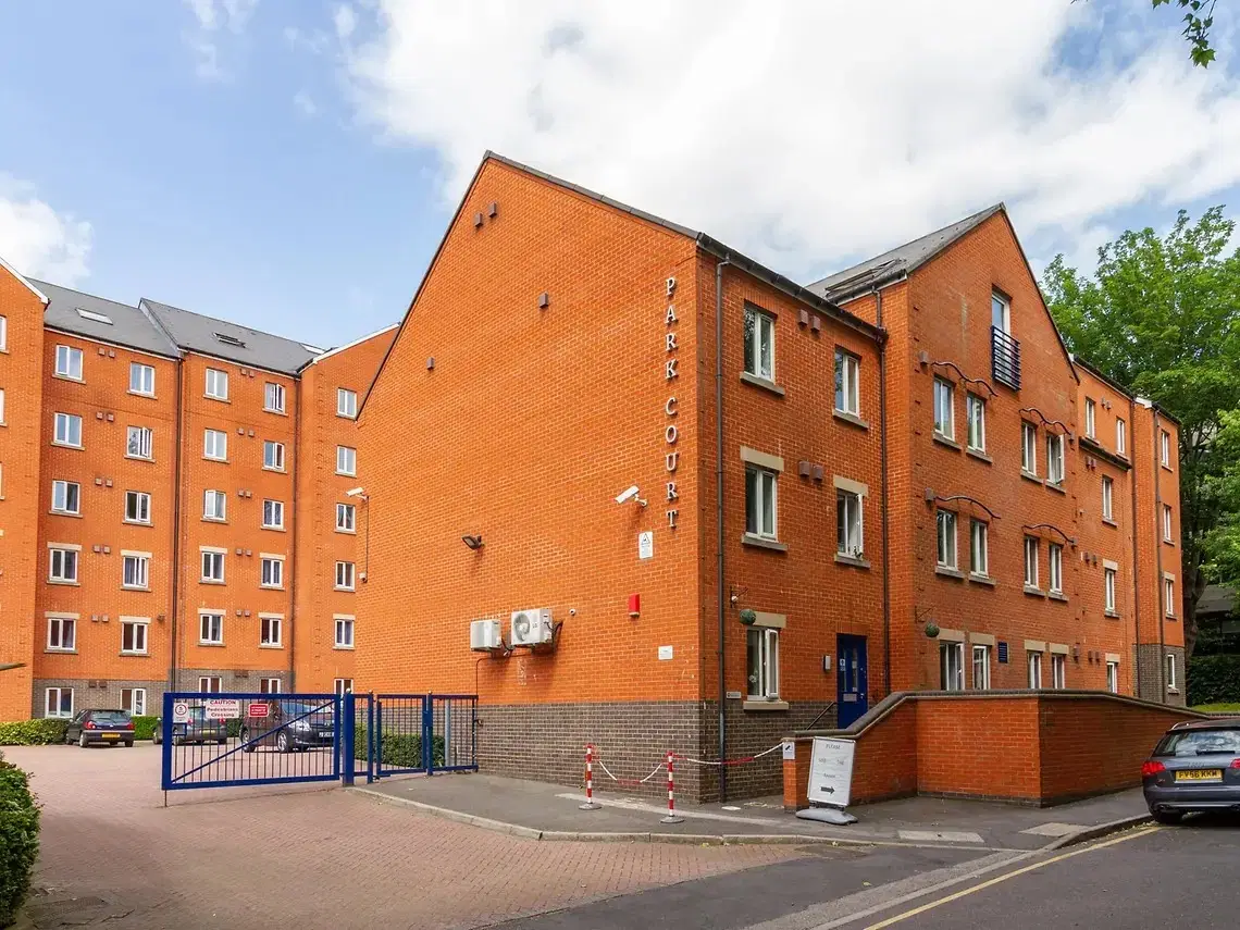 Yugo Park Court, Lincoln – Exterior