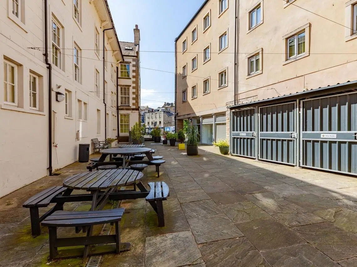 Yugo Cable Street, Lancaster – Exterior