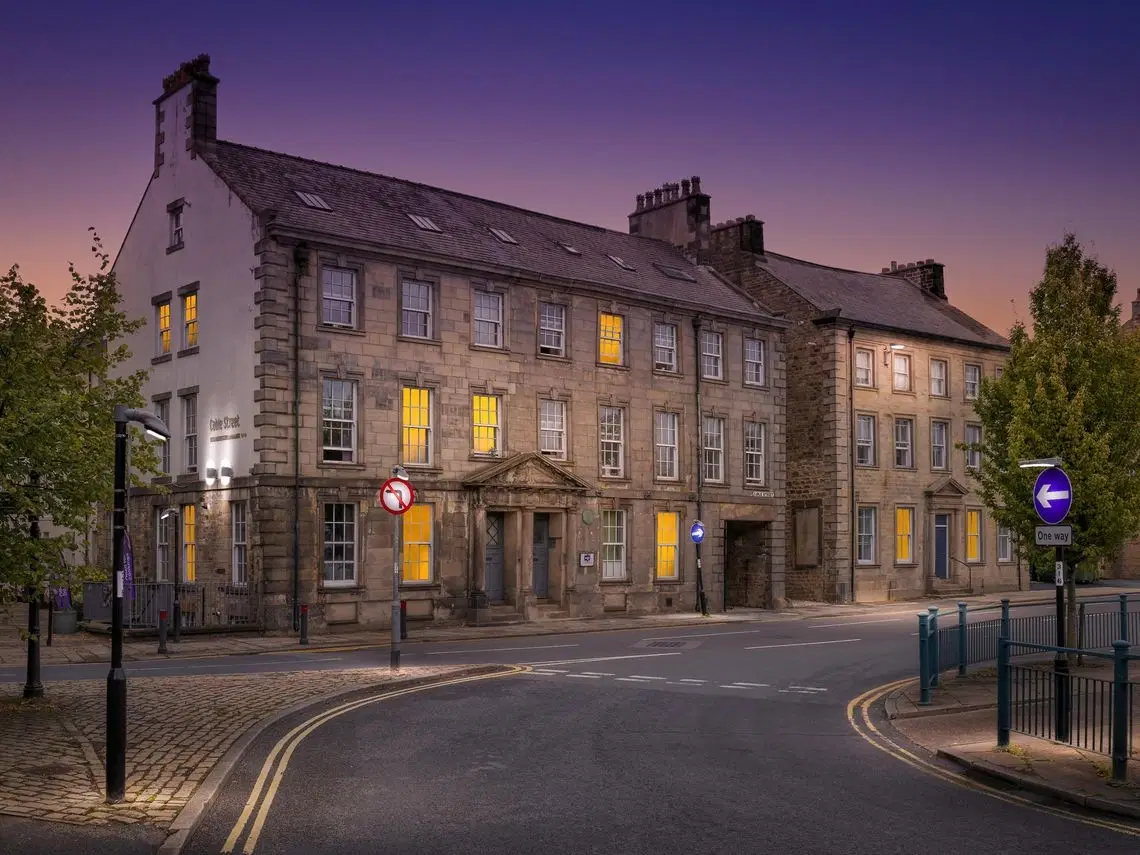 Yugo Cable Street, Lancaster – Exterior