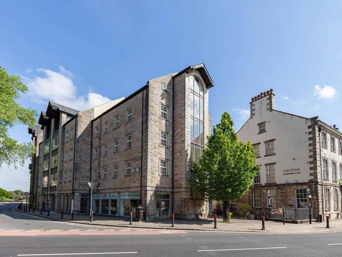 Yugo Cable Street, Lancaster – Exterior