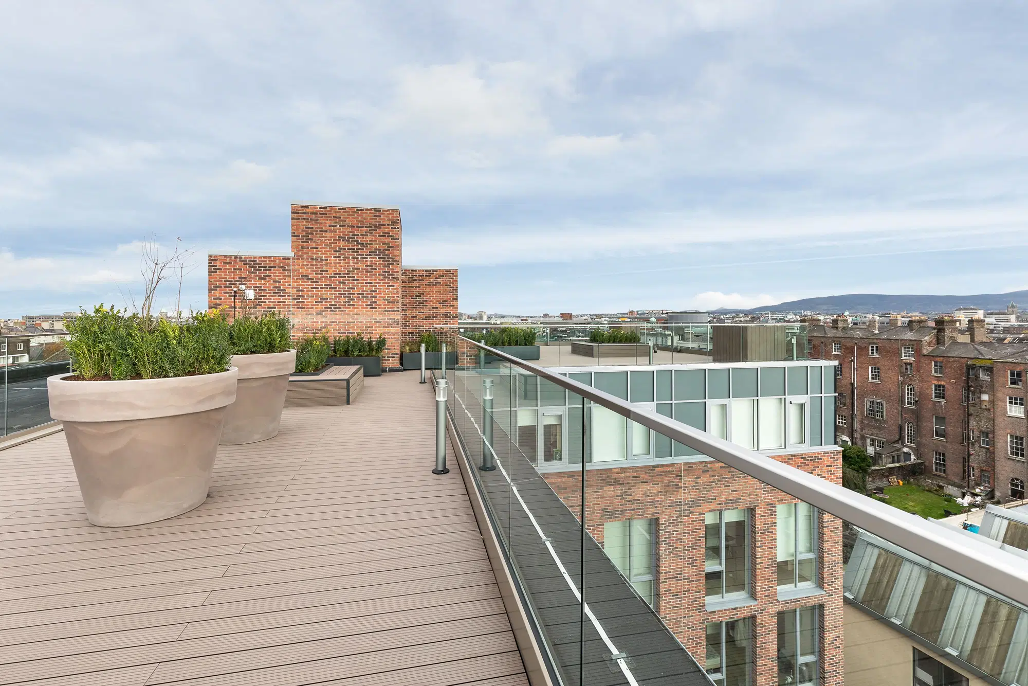 Yugo Dominick Place, Dublin – Exterior