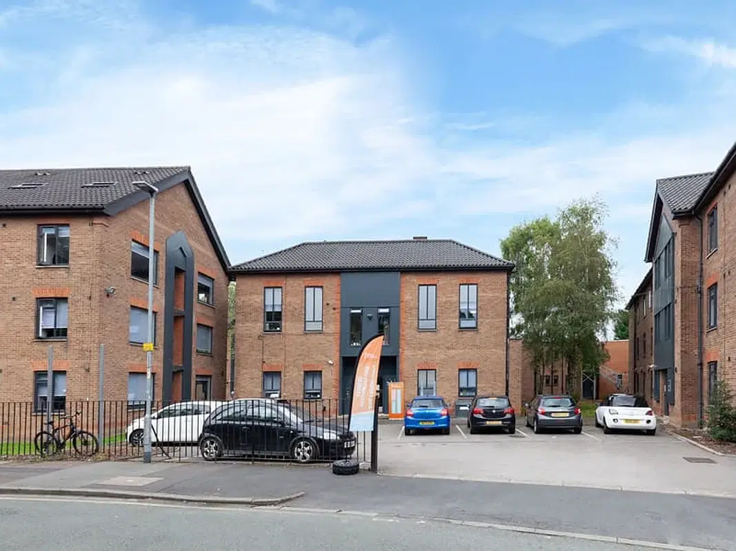 Allen Court, Manchester – Exterior