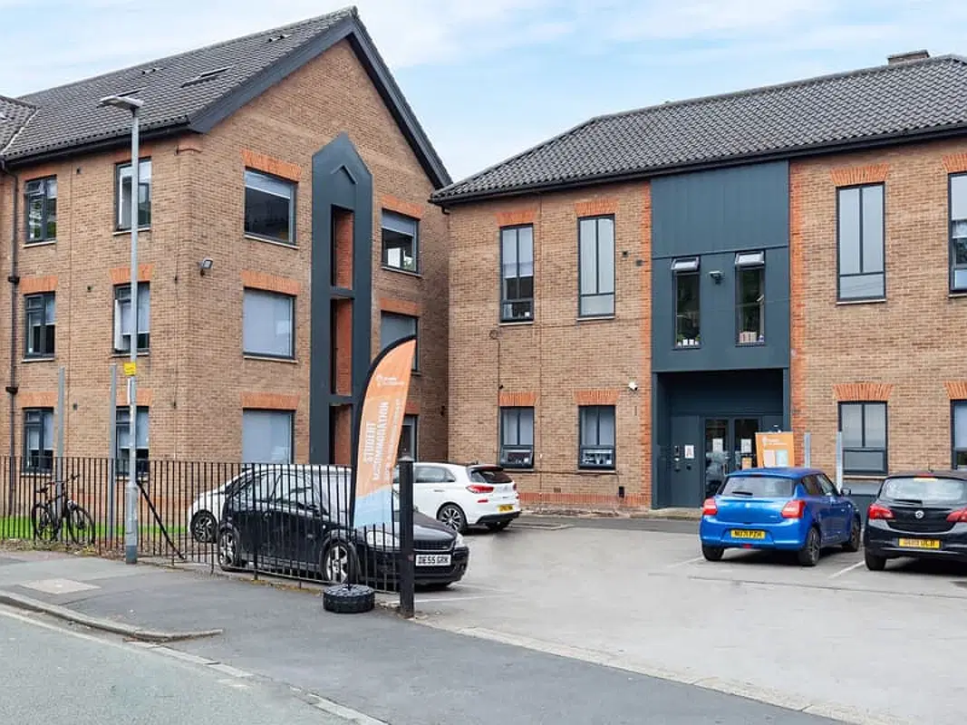 Allen Court, Manchester – Exterior