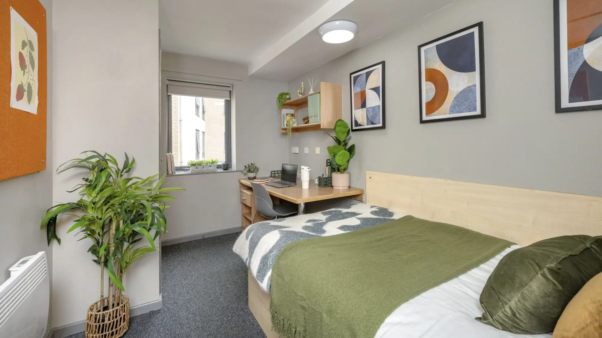 Devonshire Courtyard, Sheffield – Classic Ensuite