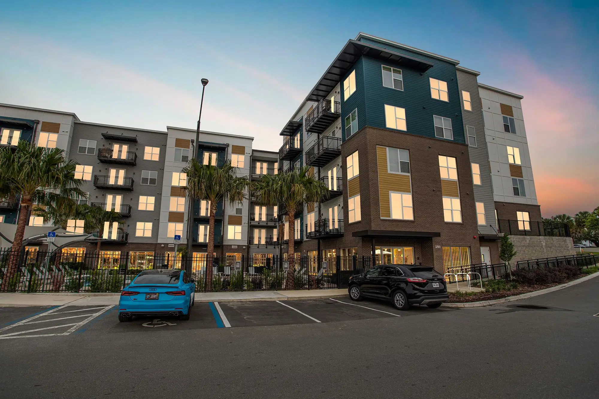 Rise Thirty Fourth, Gainsville – Exterior