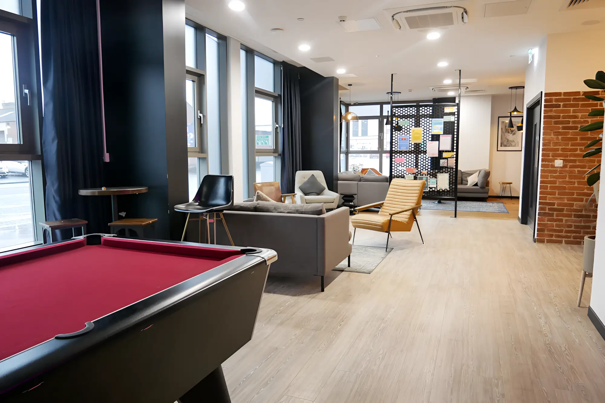 Little Patrick Street, Belfast – Amenities