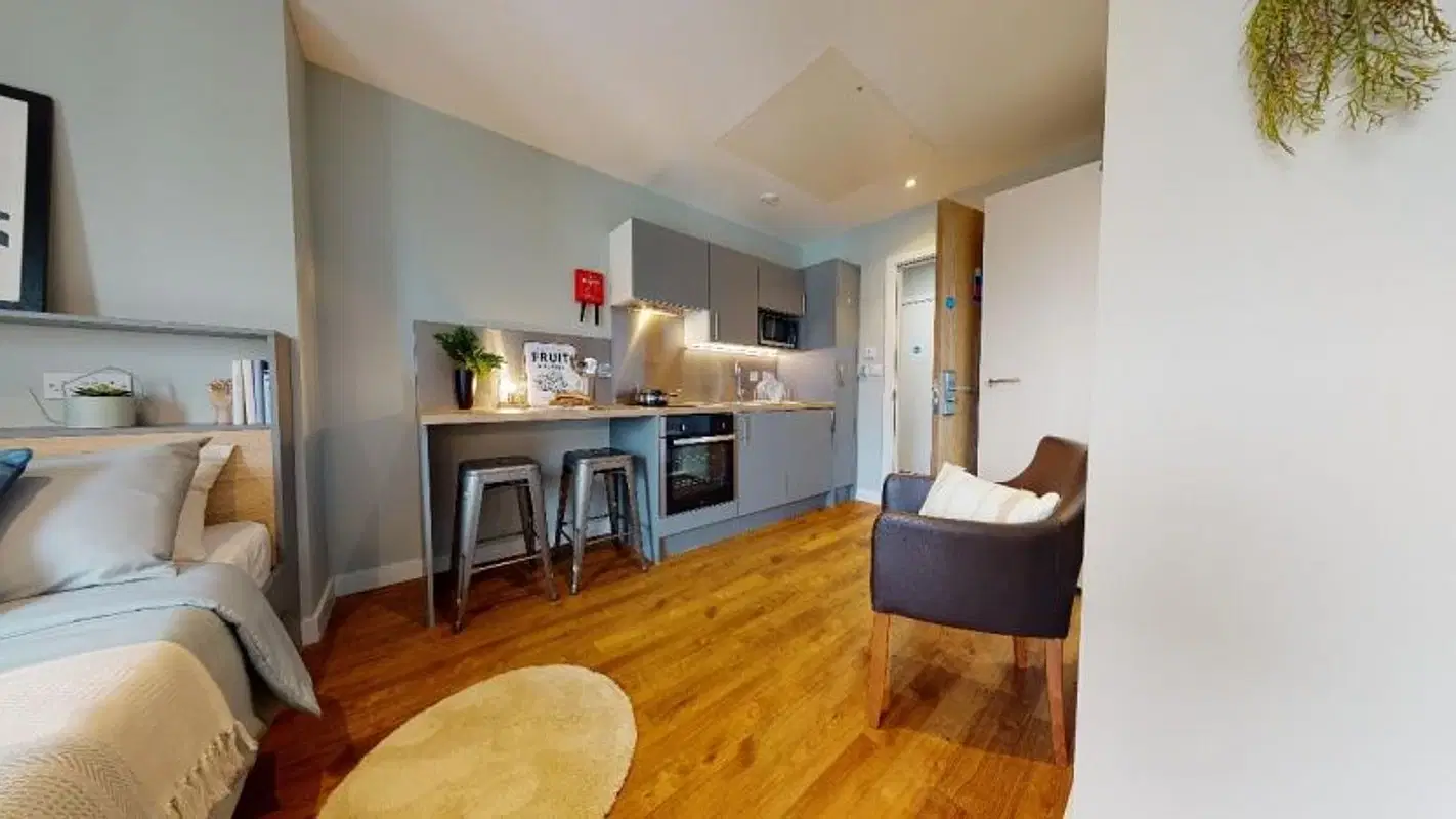 iQ Knight House, Sheffield – Silver Studio Plus