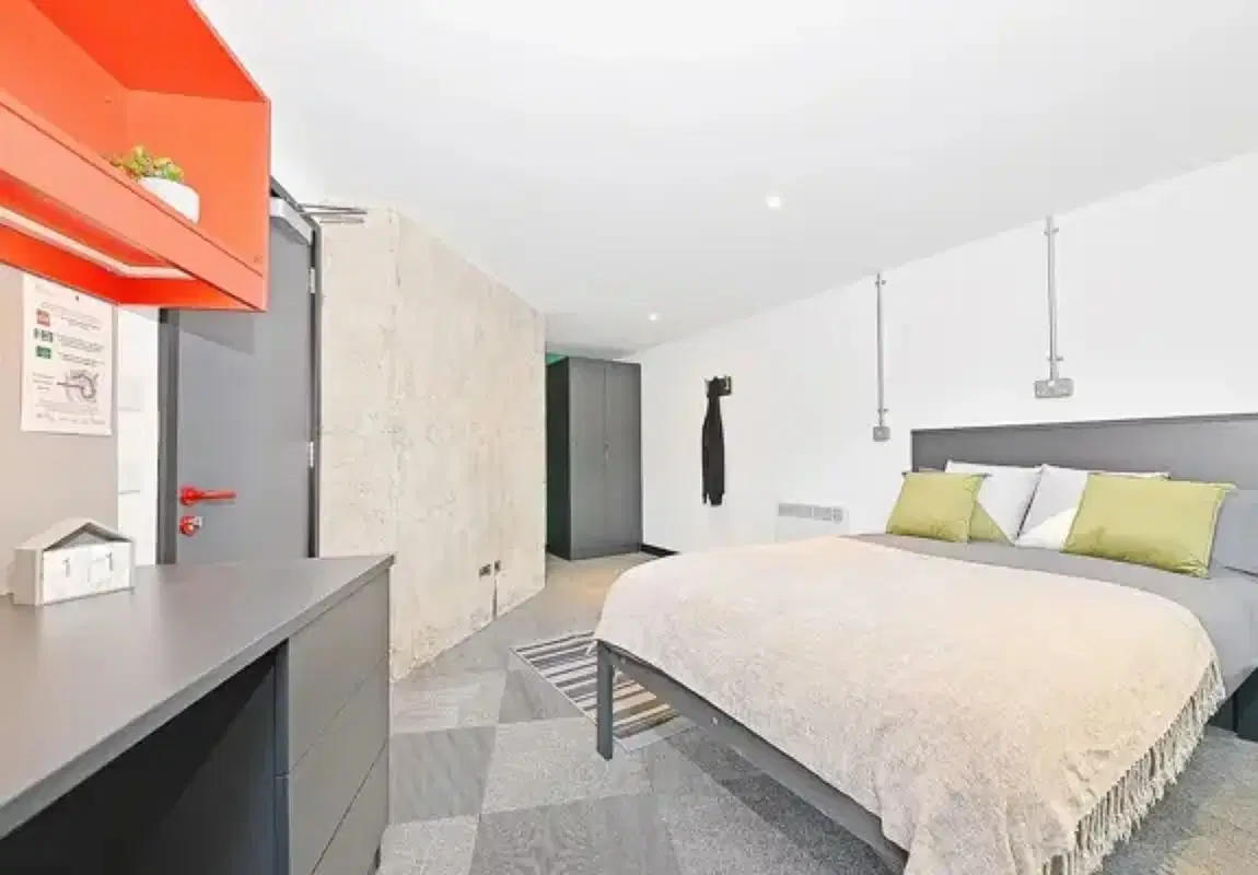 Beton House, Sheffield – The Park Hill 2-Bed Apartment