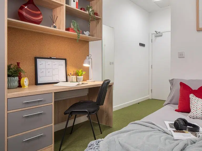 Globe Works, Birmingham – Standard Ensuite