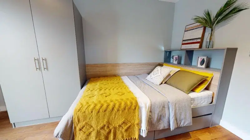 iQ Knight House, Sheffield – 5-Bed Bronze Room