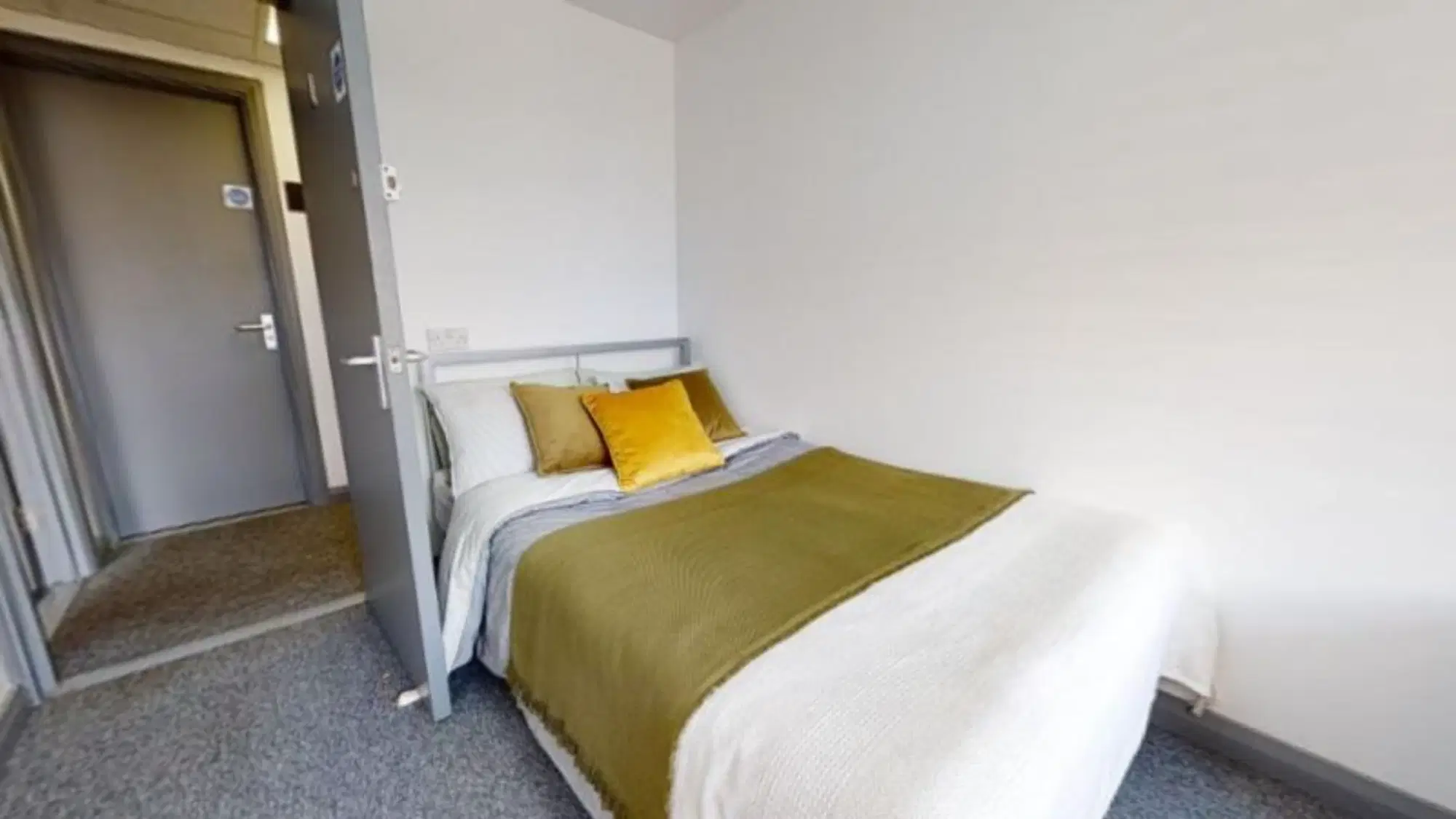 iQ Stephenson House, Newcastle – Bronze Room