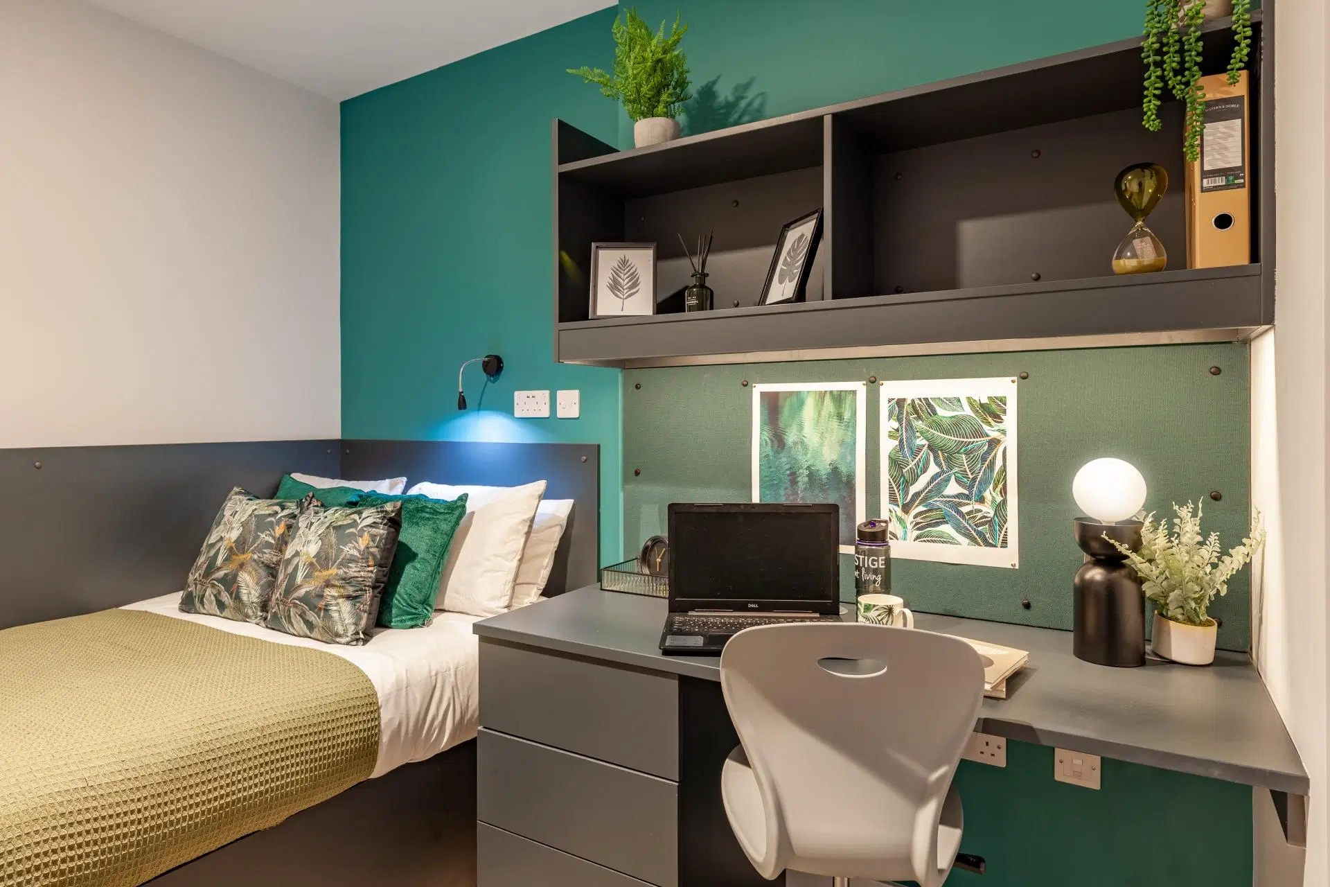 The Terry Frost Building, Leeds – Deluxe Plus Ensuite