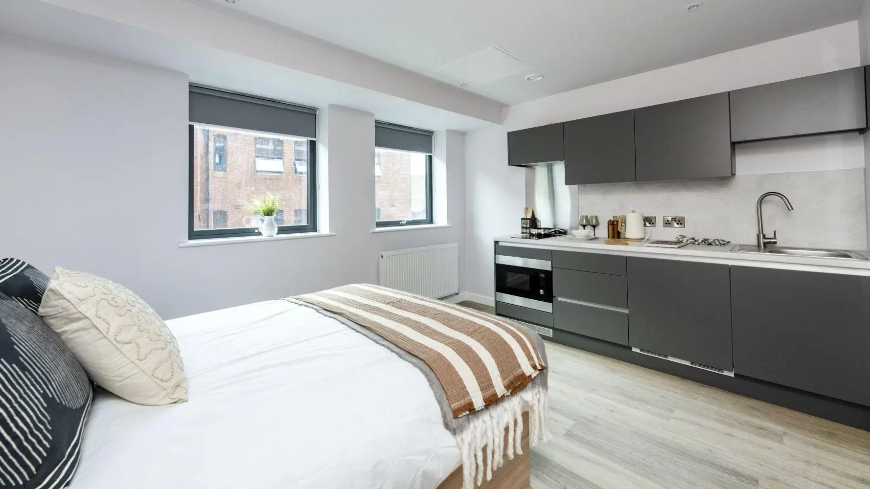Headrow Court, Leeds – Premium Plus Studio