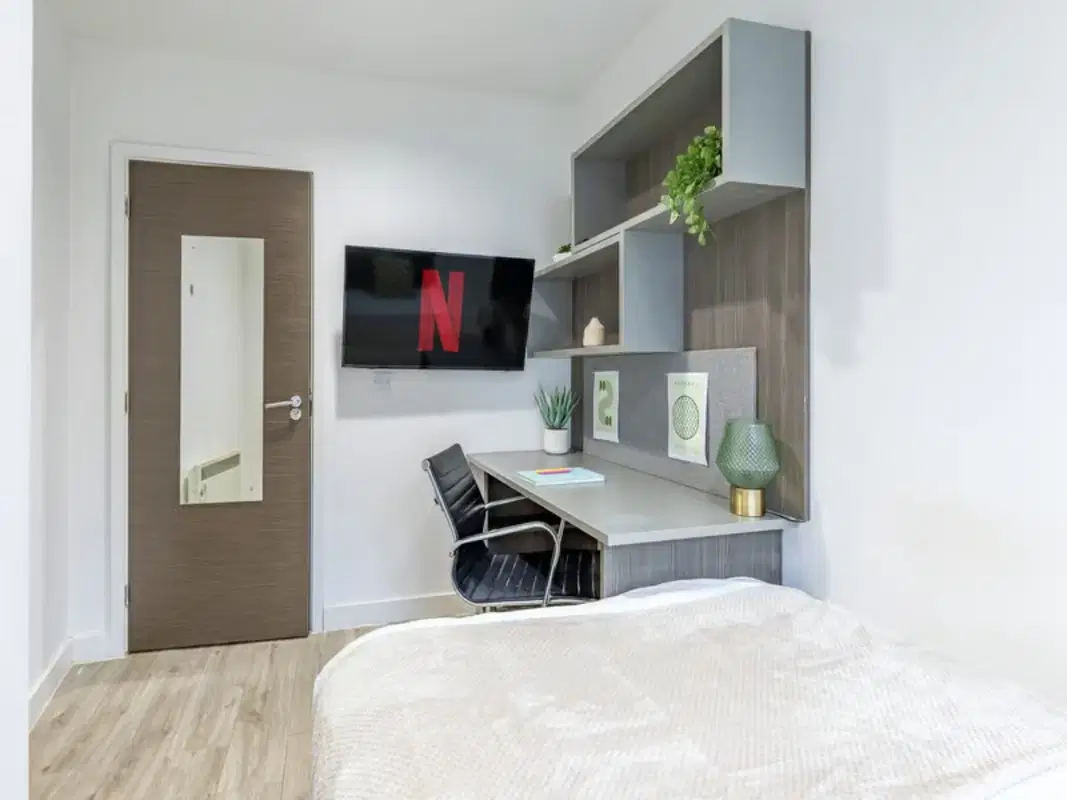 Centre Gate, Bristol – Amenities