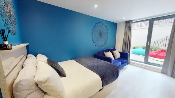 79 Silver Street, Reading