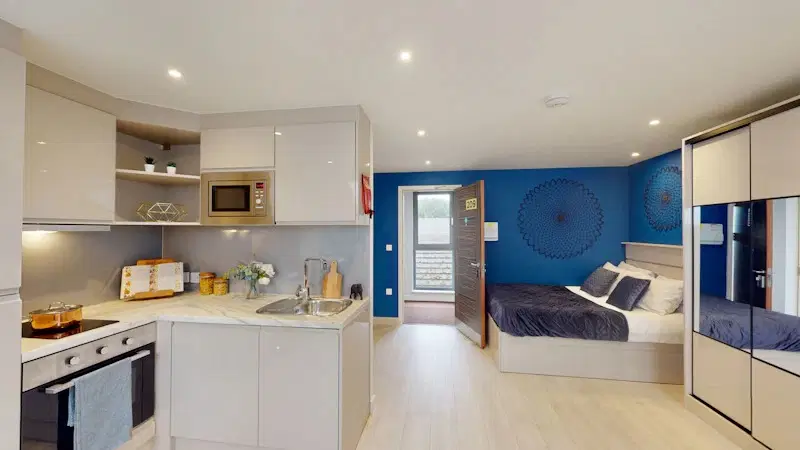 79 Silver Street, Reading – Deluxe Studio