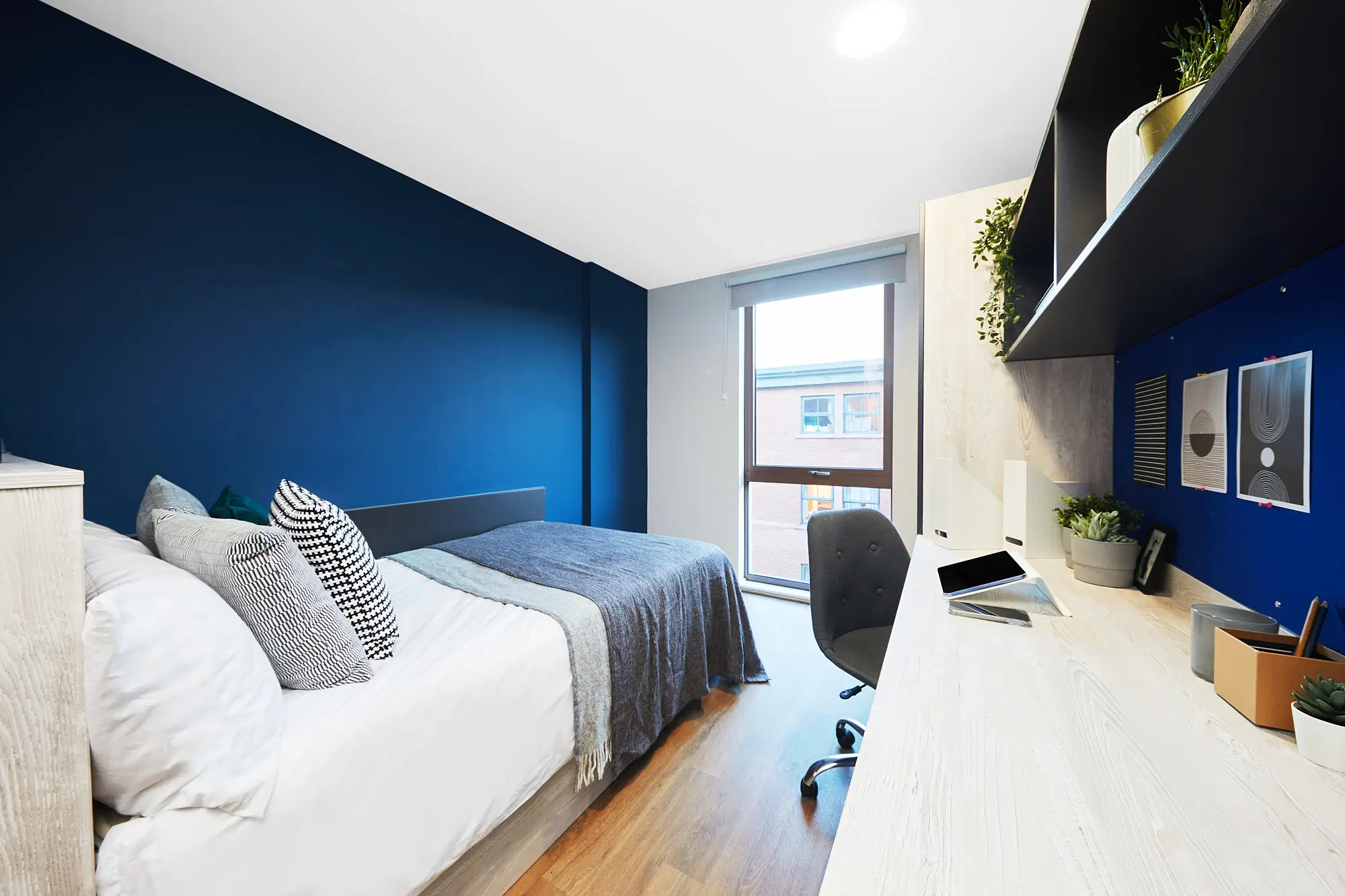Collegiate Tudor Place, Chester – Bronze Ensuite