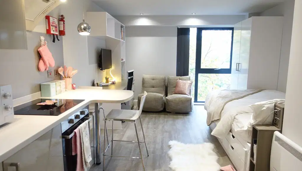 8 West Walk, Leicester