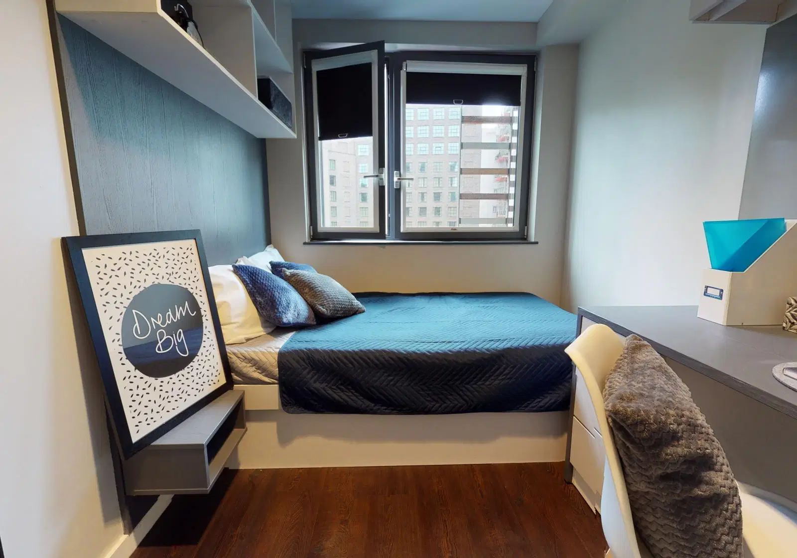 iQ Paris Gardens, London – Bronze 2 Bed Apt