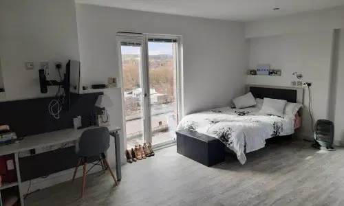 The Metropolis, Newcastle Under Lyme – Premium Plus Studio