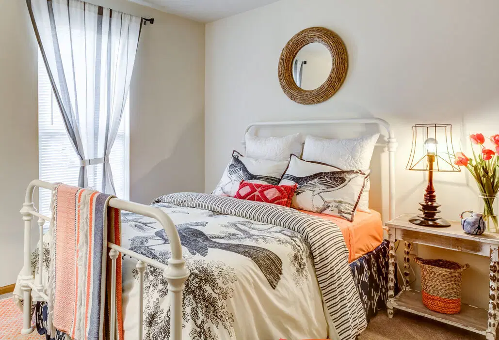Traditions Bloomington, Bloomington – Bedroom