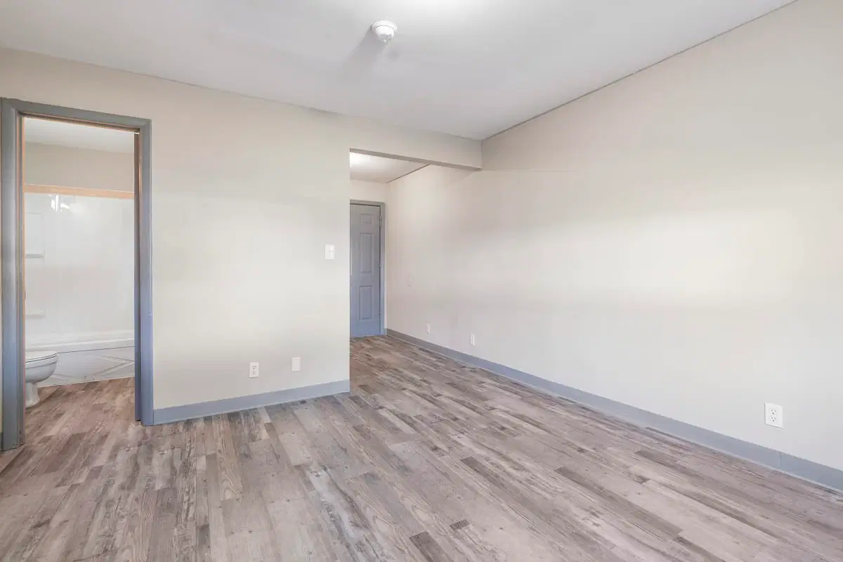 Saluki Apartments, Carbondale – Room