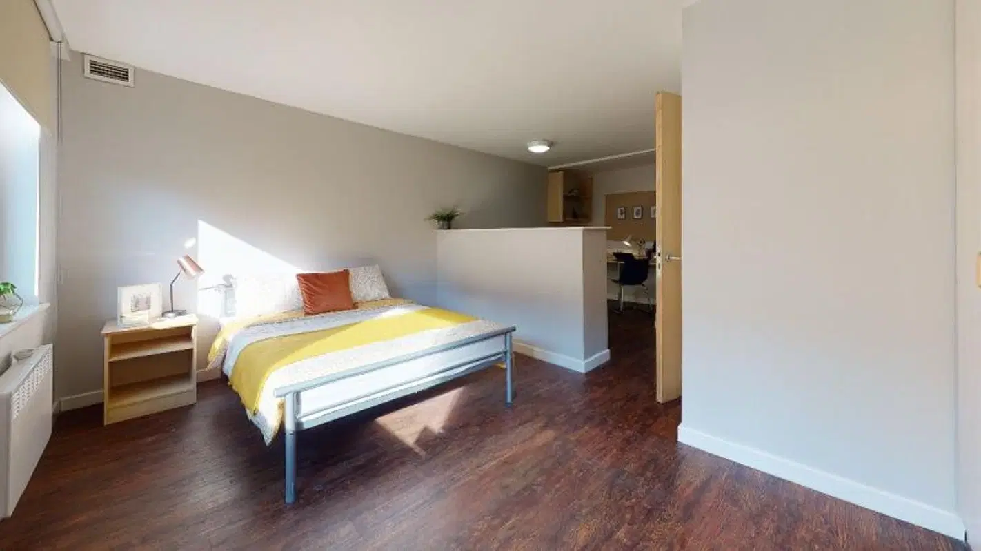 iQ Grosvenor House, Leicester – Gold Studio
