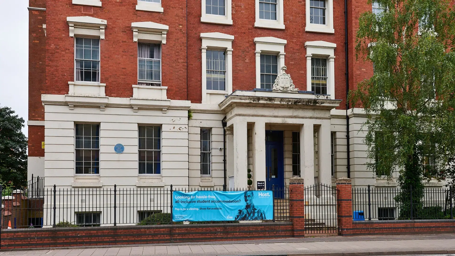 Queen's Hospital Close, Birmingham – Exterior