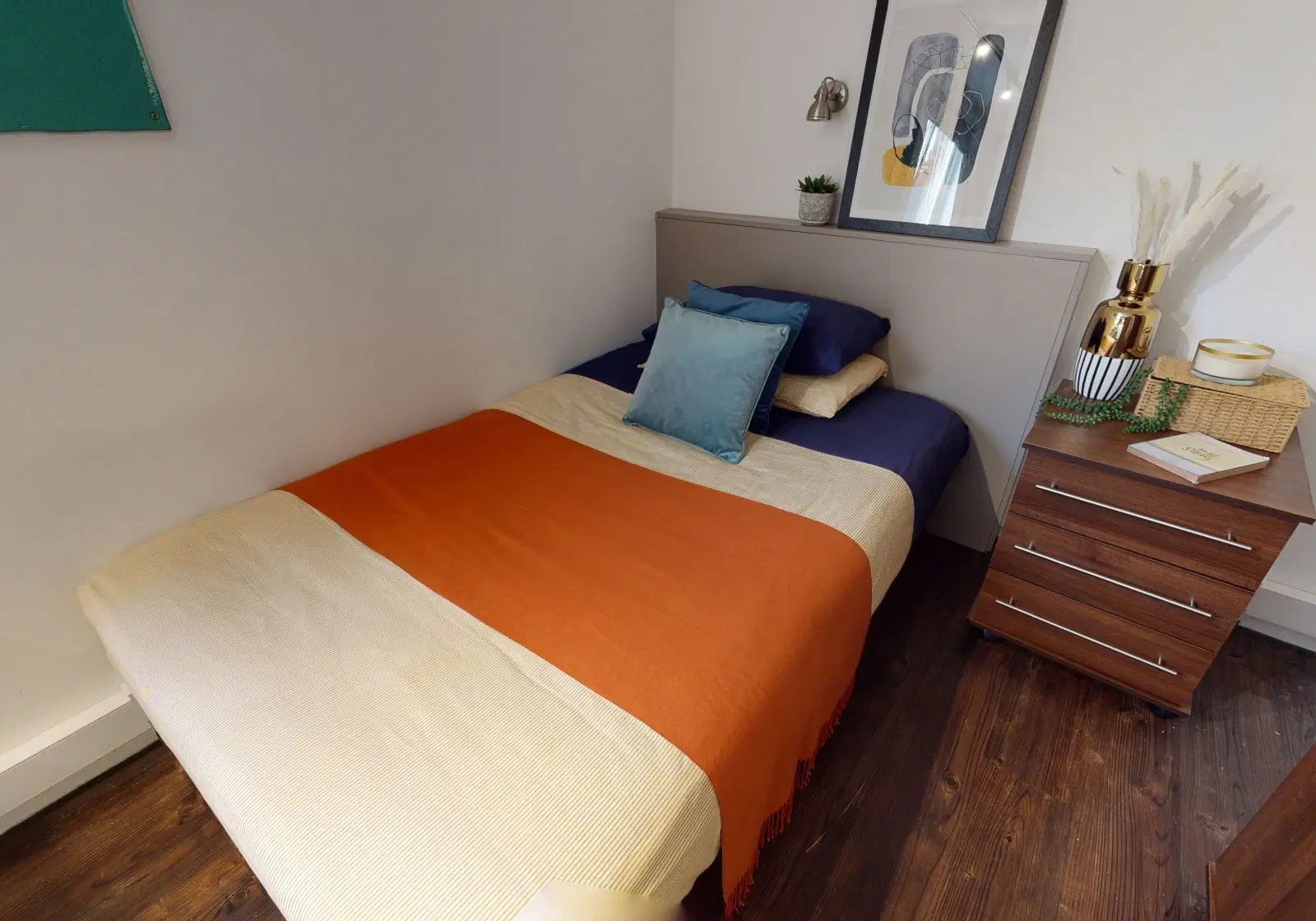 iQ Grosvenor House, Leicester – Townhouse Studio