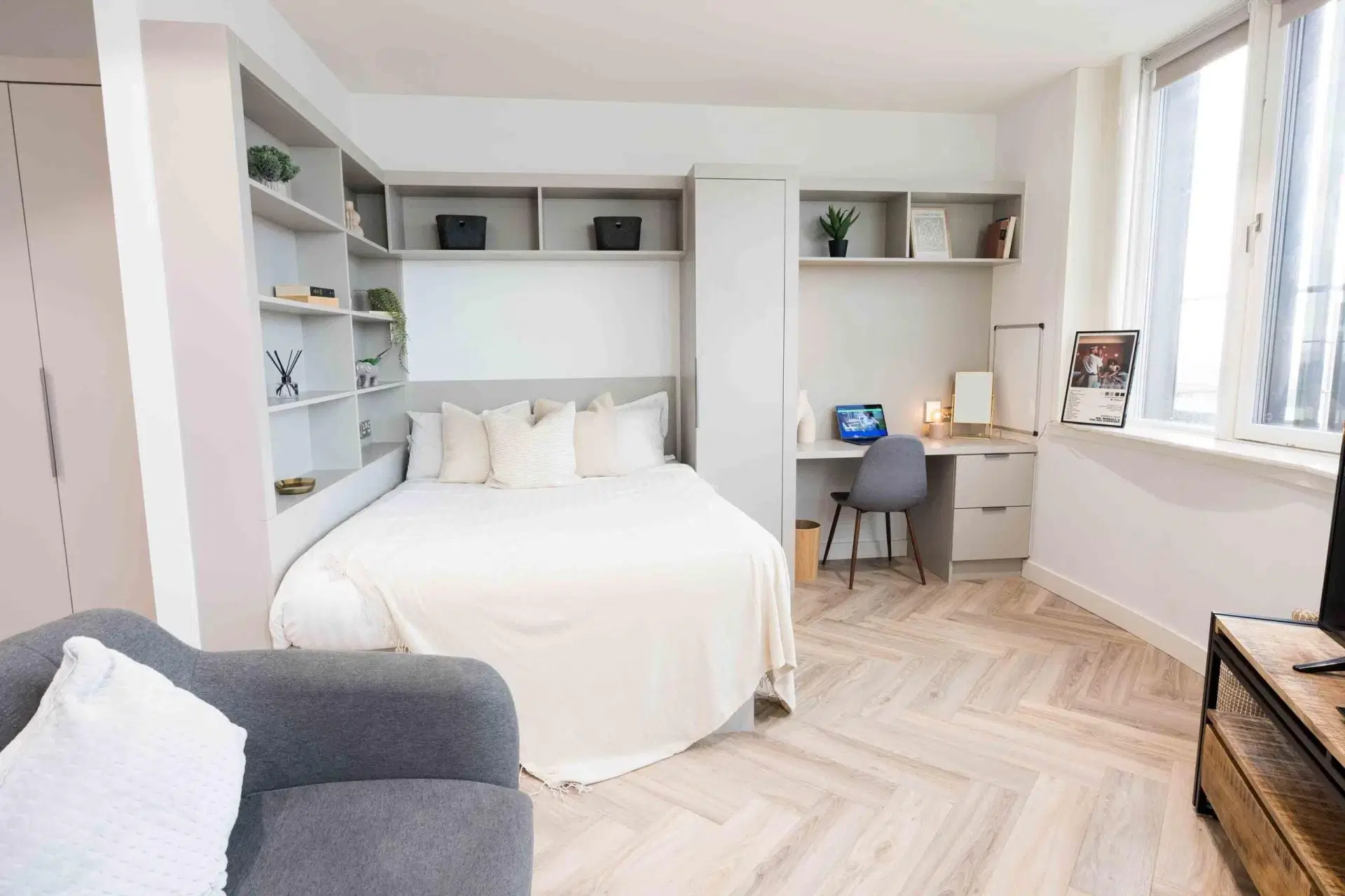 Galway Central, Galway – Silver Studio