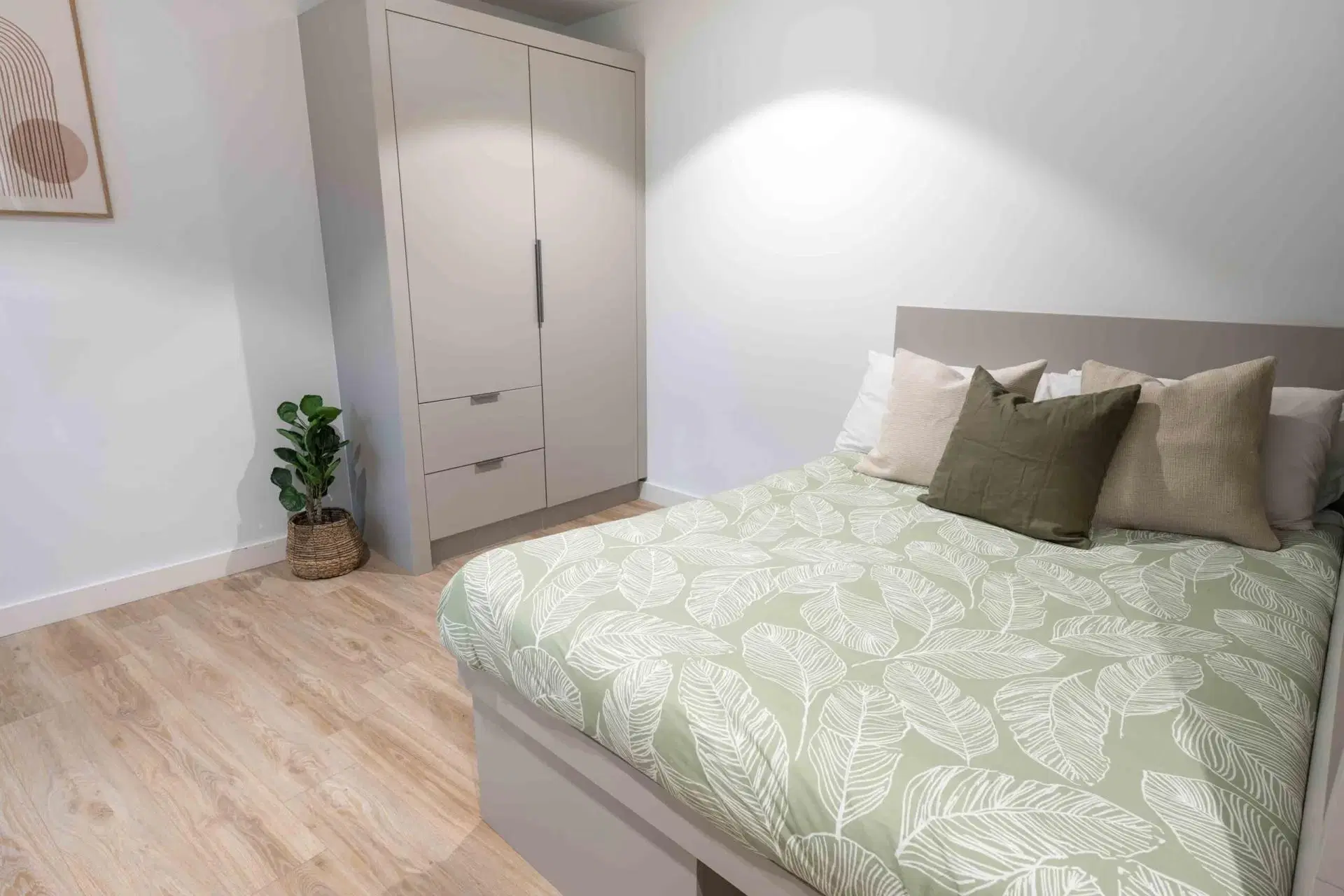 Galway Central, Galway – Silver Ensuite