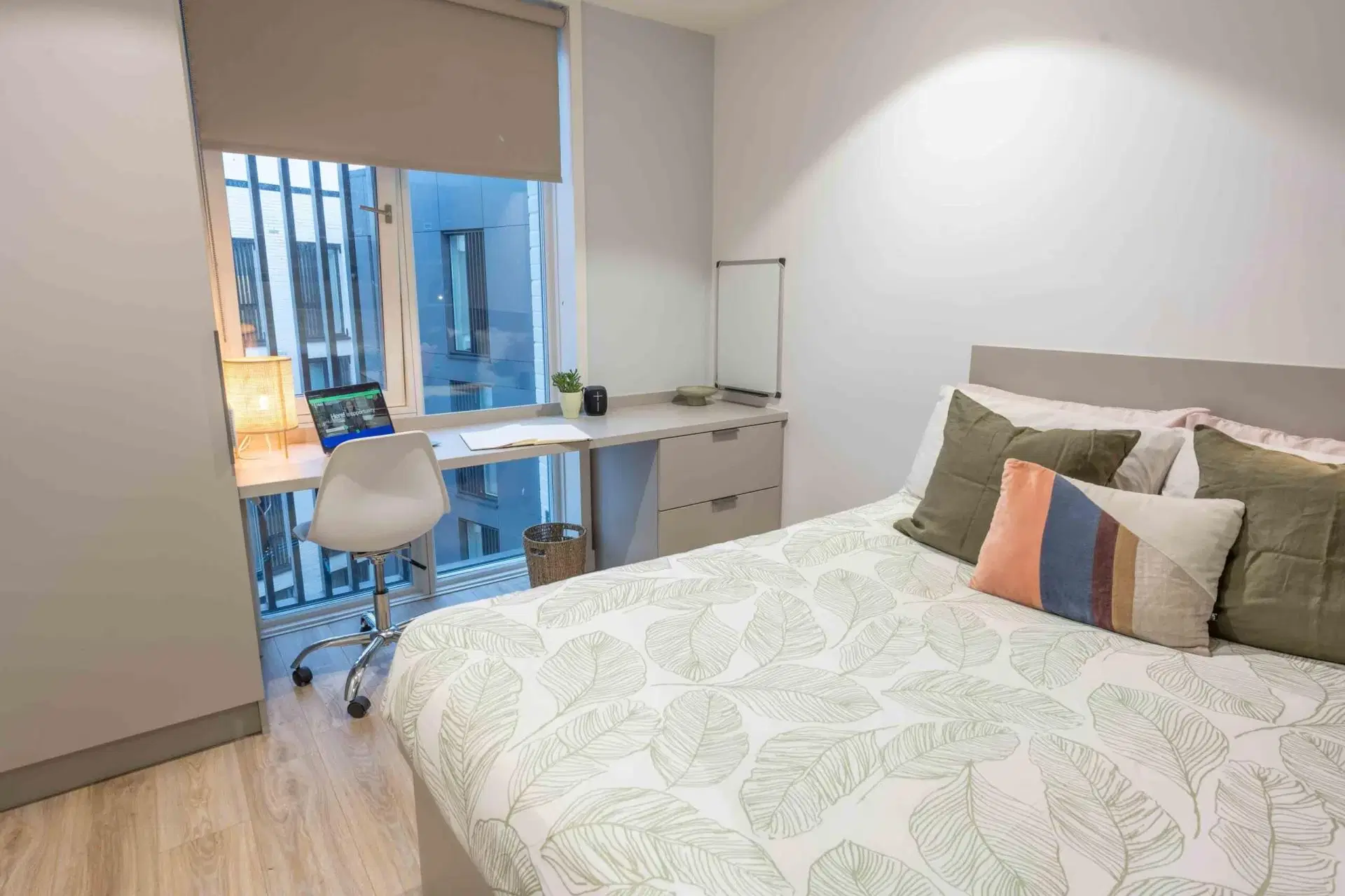 Galway Central, Galway – Gold En Suite