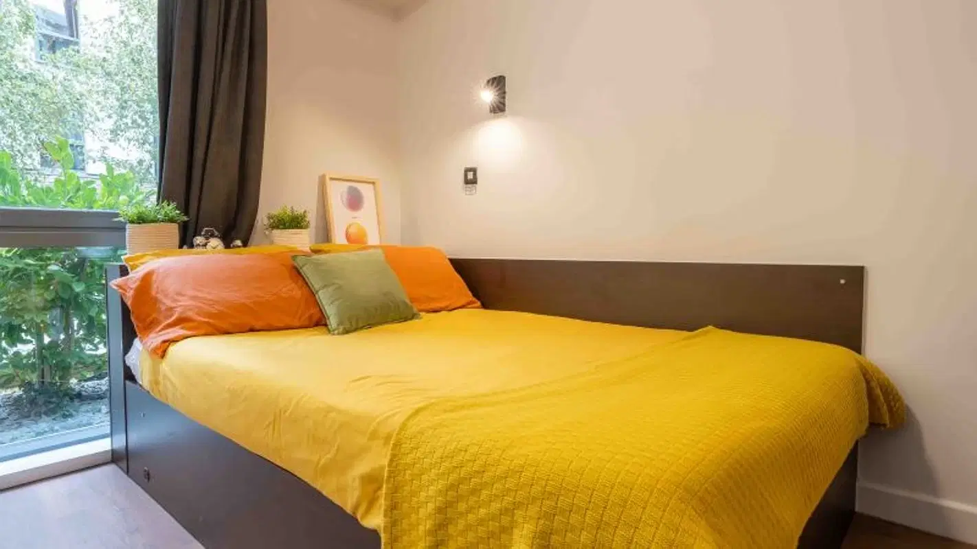 iQ Astor House, Plymouth – Bronze Studio