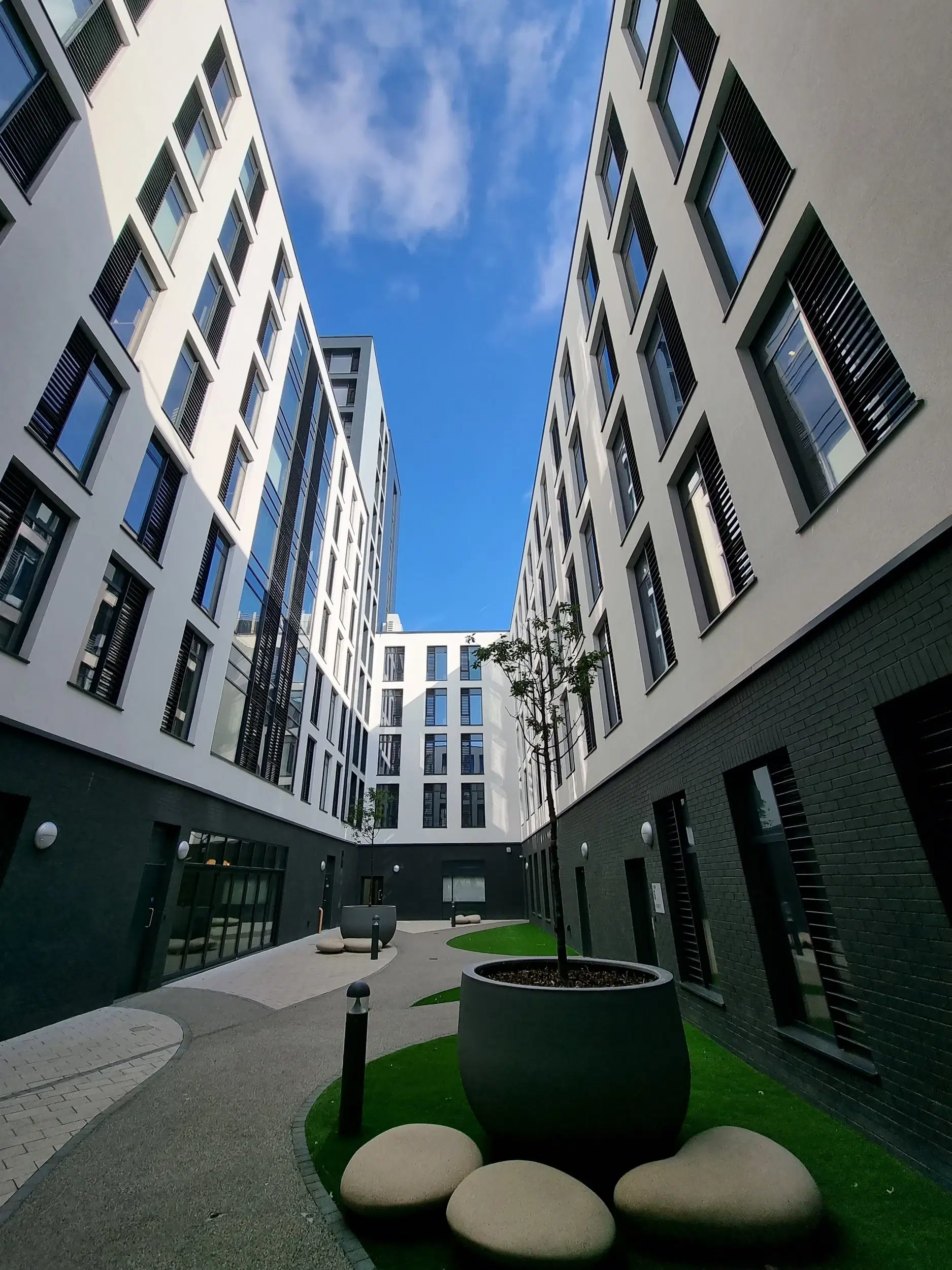 Howard Gardens, Cardiff – Exterior
