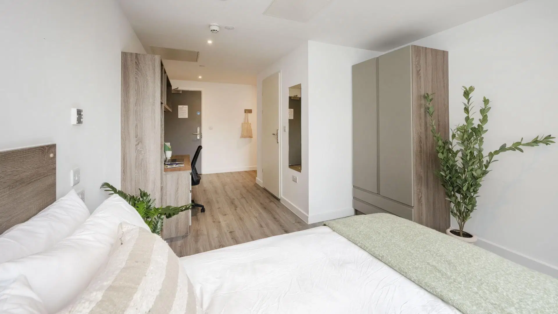 Howard Gardens, Cardiff – Prestige Ensuite
