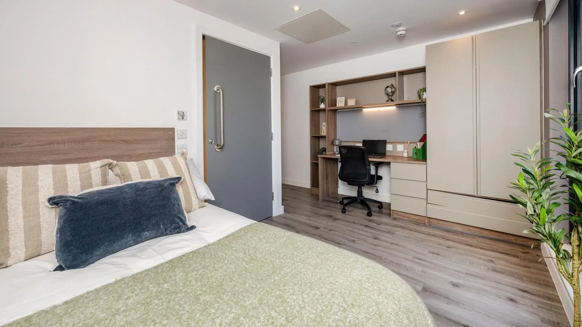 Howard Gardens, Cardiff – Premium Ensuite Plus