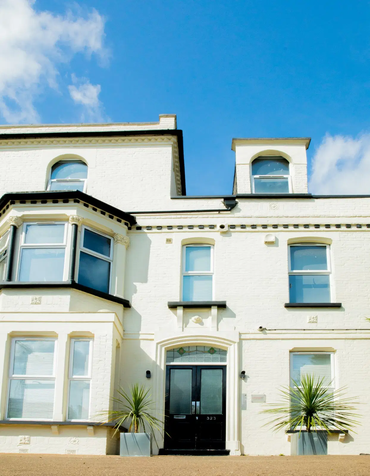 LST Finsbury House, London – Exterior