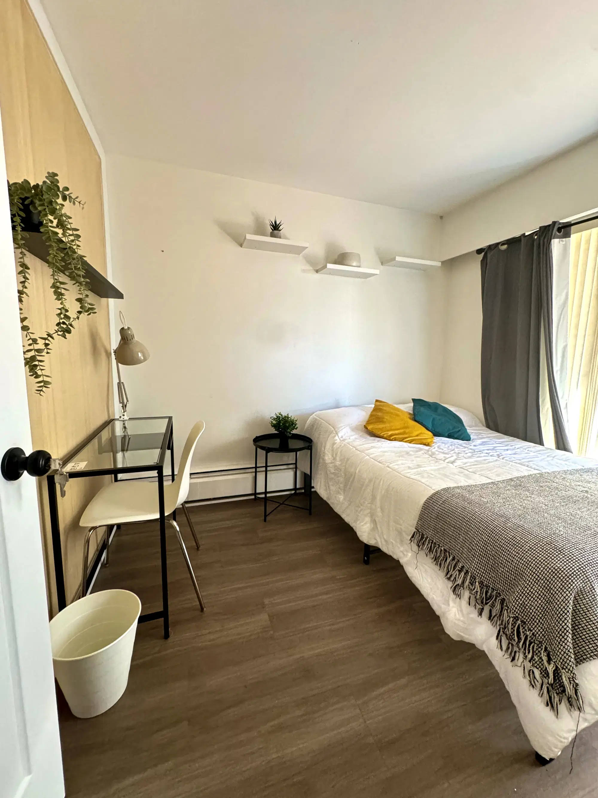 95 E 14th Ave, Vancouver – Burgo 101 Flex Unit (2 Bed 1 Bath)