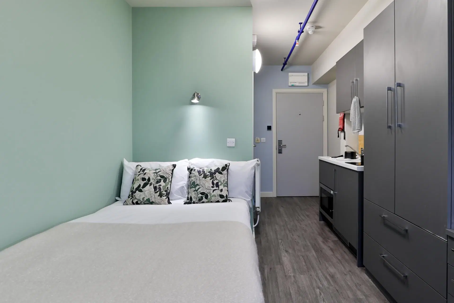 Quayside Court, Newcastle – Bronze Studio