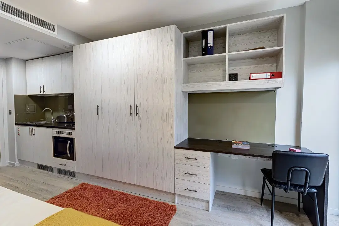 Flora Building, London – Adaptable Studio