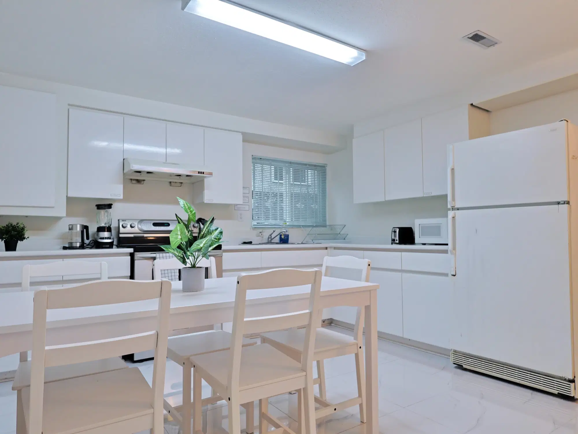 1066 E 55th Ave, Vancouver – Kitchen